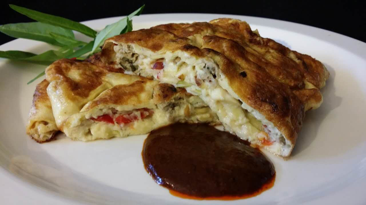Omelet with Oyster Meat and Pickled Japaleno